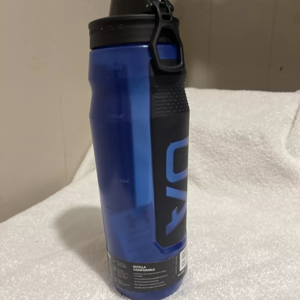 UA playmaker squeeze 32oz